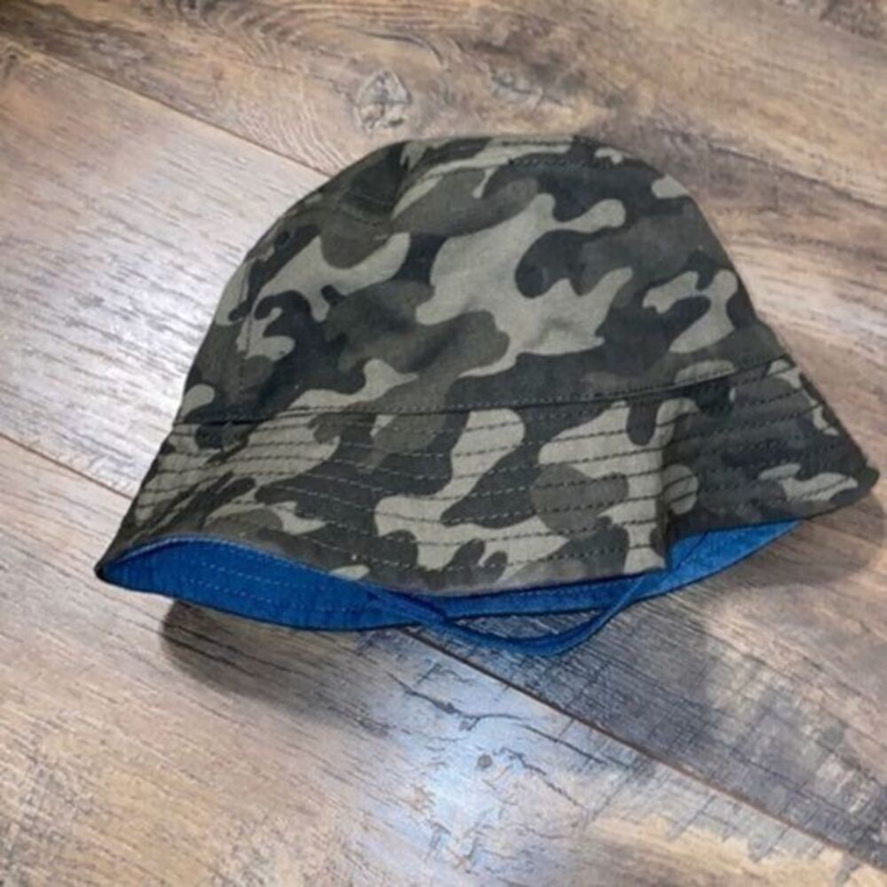 NWOT Old navy reversible bucket hat size S​​